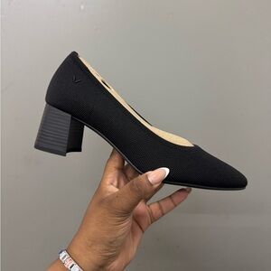 Vivaia Pointed-Toe Stress FREE Chunky Heels size EU 40